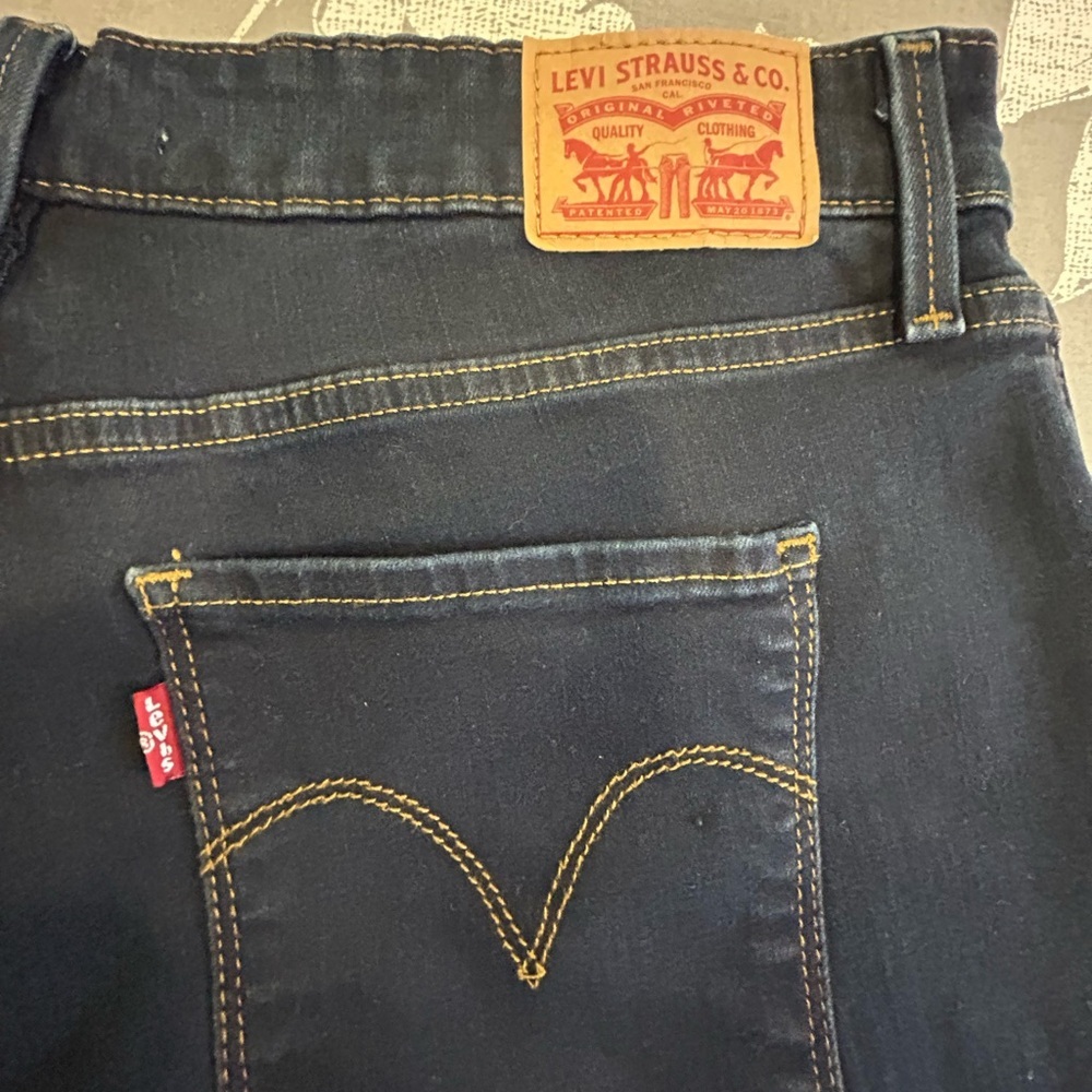 👖”Levi's” Ladies Classic Mid-Rise Skinny Dark Denim Jeans  💙 - Picture 12 of 12